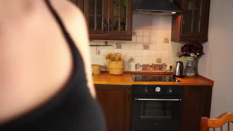 Snapshot of brunaeveritt chatting on May 1, 2026, 2:21 pm Tess online show from May 1, 2026, 2:21 pm