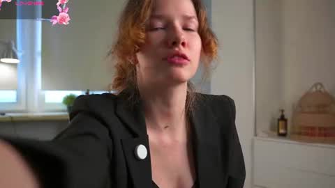Snapshot of brunaeveritt chatting on June 30, 2026, 2:07 pm Tess online show from June 30, 2026, 2:07 pm