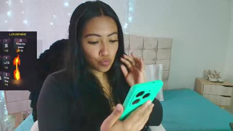 Andrea  online show from November 5, 2025, 7:58 pm