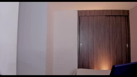     online show from October 2, 2025, 7:26 am