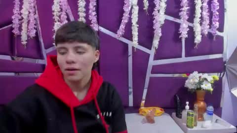 Snapshot of bruno_cruz chatting on December 18, 2025, 2:17 am Bruno Cruz online show from December 18, 2025, 2:17 am