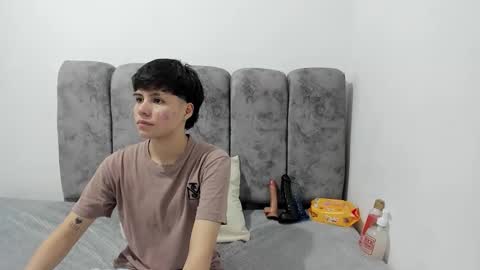 Snapshot of bruno_cruz chatting on April 15, 2026, 2:18 am Bruno Cruz online show from April 15, 2026, 2:18 am