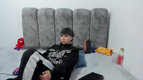 Snapshot of bruno_cruz chatting on April 23, 2026, 2:13 am Bruno Cruz online show from April 23, 2026, 2:13 am