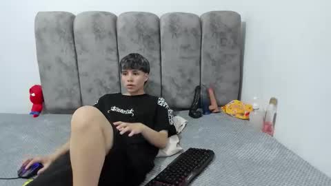 Snapshot of bruno_cruz chatting on May 8, 2026, 2:28 am Bruno Cruz online show from May 8, 2026, 2:28 am