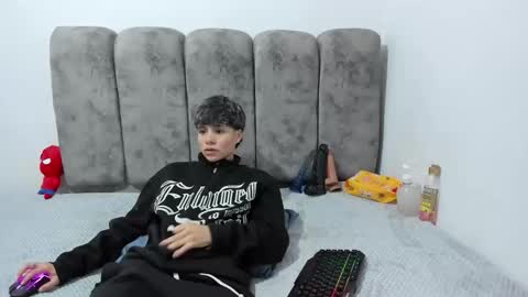 Snapshot of bruno_cruz chatting on May 12, 2026, 2:08 am Bruno Cruz online show from May 12, 2026, 2:08 am