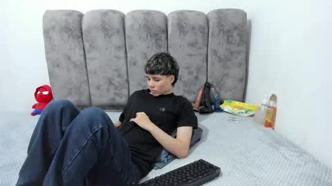 Snapshot of bruno_cruz chatting on June 13, 2026, 2:31 am Bruno Cruz online show from June 13, 2026, 2:31 am