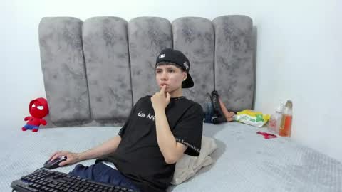 Snapshot of bruno_cruz chatting on June 16, 2026, 2:03 am Bruno Cruz online show from June 16, 2026, 2:03 am