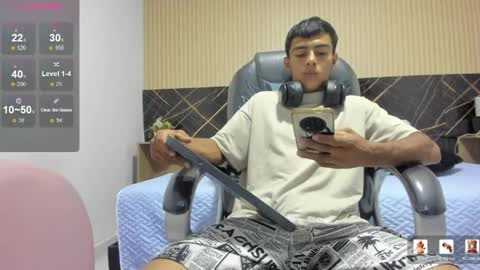 Snapshot of bruno_fox_ chatting on June 8, 2026, 7:36 pm Bruno online show from June 8, 2026, 7:36 pm