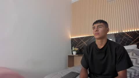 Snapshot of bruno_fox_ chatting on June 18, 2026, 7:18 pm Bruno online show from June 18, 2026, 7:18 pm