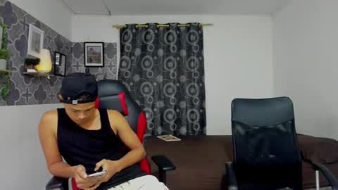 bruno_snow online show from October 13, 2025, 3:39 am