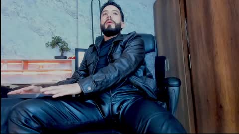 Andres Suarez online show from March 2, 2025, 7:02 pm