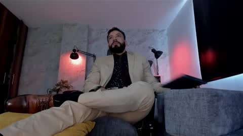 Andres Suarez online show from November 30, 2025, 1:48 pm