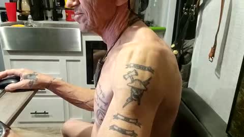 Steve... aka SkinnieDippin aka TimberTramp online show from March 2, 2025, 7:43 am