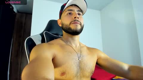 bryan_oficials online show from September 23, 2025, 2:03 am