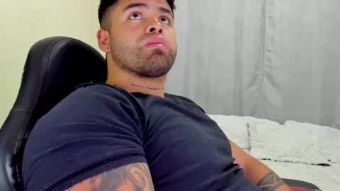 Snapshot of bryan_stoness chatting on December 3, 2024, 2:03 am bryan stoness online show from December 3, 2024, 2:03 am