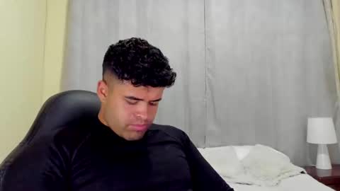 Snapshot of bryan_stoness chatting on January 12, 2025, 1:32 am bryan stoness online show from January 12, 2025, 1:32 am