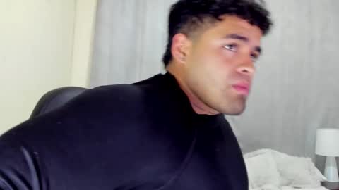 Snapshot of bryan_stoness chatting on February 13, 2025, 1:19 am bryan stoness online show from February 13, 2025, 1:19 am