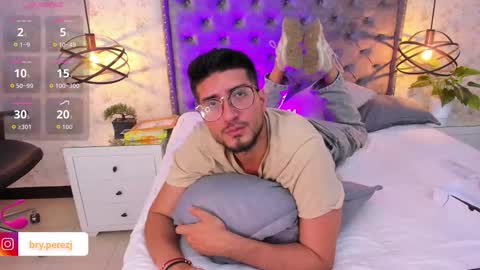 bry online show from November 9, 2025, 3:43 pm