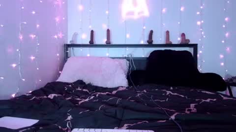 Queen Lola XXX online show from July 16, 2026, 6:30 am