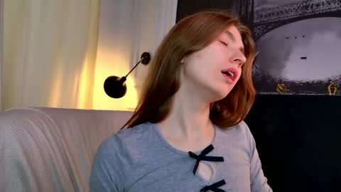 bubble_kiss online show from April 18, 2026, 3:38 pm