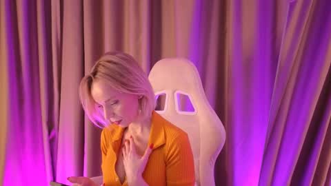 bubbling_crush online show from February 11, 2025, 11:54 pm