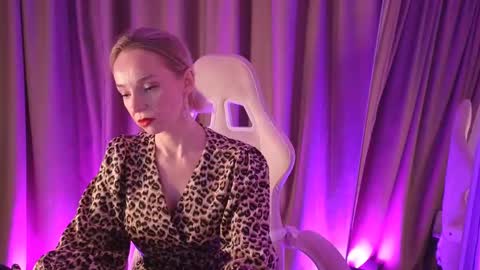 bubbling_crush online show from February 17, 2025, 2:20 am