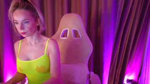 bubbling_crush online show from February 22, 2025, 10:31 pm