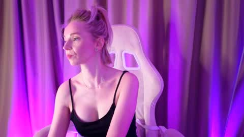 bubbling_crush online show from March 10, 2025, 10:45 pm