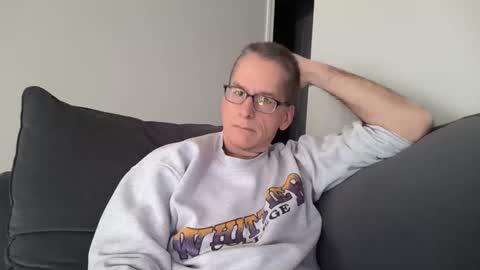 budman004 online show from November 28, 2025, 2:42 pm