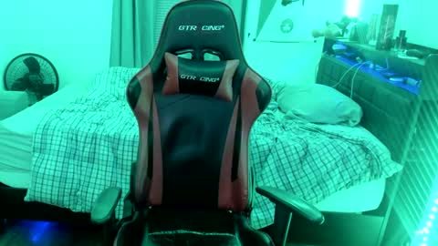 buffsexyman24 online show from February 26, 2025, 2:37 am