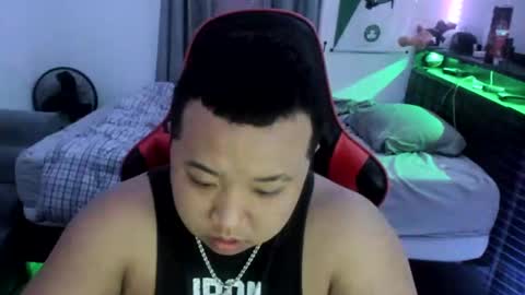 buffsexyman24 online show from March 9, 2025, 3:43 am