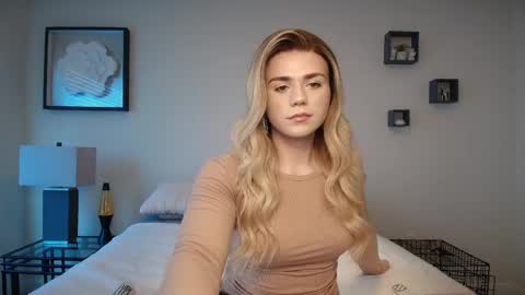 Snapshot of buitifulblonde chatting on April 25, 2026, 5:54 pm buitifulblonde online show from April 25, 2026, 5:54 pm