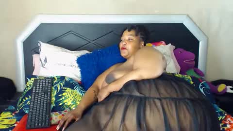 bulkyyass4u online show from September 18, 2025, 12:01 am