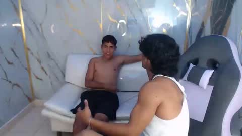 bull_cam online show from November 27, 2025, 4:20 pm