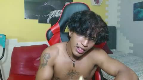 bull_cam online show from February 3, 2026, 2:53 am