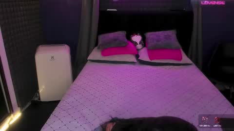 Bunny and The Rock online show from October 2, 2025, 10:06 pm