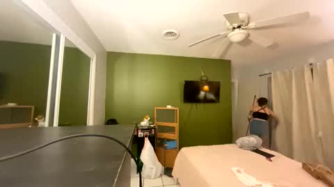 bunnibaby333 online show from April 21, 2026, 2:51 am