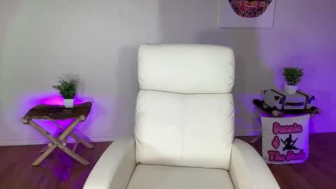 BUNNIE and THE DUDE TheLebowskis online show from December 4, 2025, 1:59 am