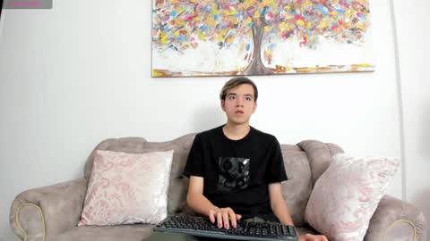 bunny online show from February 1, 2025, 12:37 pm