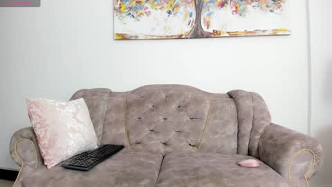 bunny online show from February 1, 2025, 3:39 pm