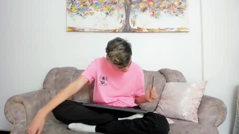 bunny online show from March 4, 2025, 3:26 pm