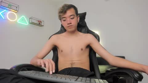 bunny online show from March 9, 2025, 3:38 pm