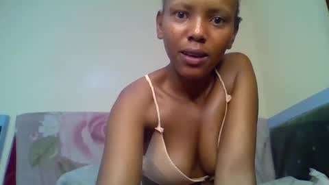 bunnydiva_ online show from December 19, 2025, 4:19 am