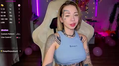 bunnykelly online show from October 30, 2025, 7:14 pm