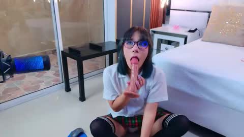 Bunny online show from December 17, 2025, 8:15 pm