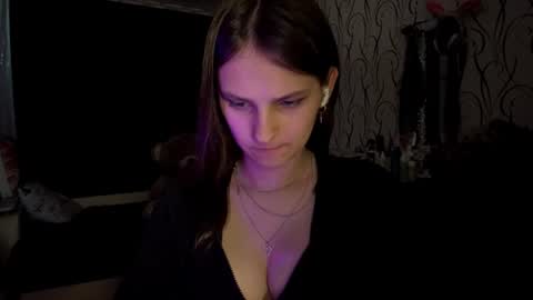 Bella online show from June 21, 2026, 6:05 am