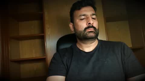 Hairy Arabian online show from October 12, 2025, 2:32 am