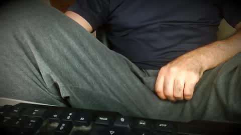 Hairy Arabian online show from October 13, 2025, 5:46 pm