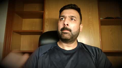 Hairy Arabian online show from November 3, 2025, 3:19 am