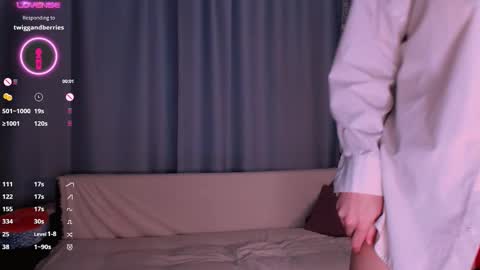 burning_g1rl online show from March 18, 2026, 3:37 pm